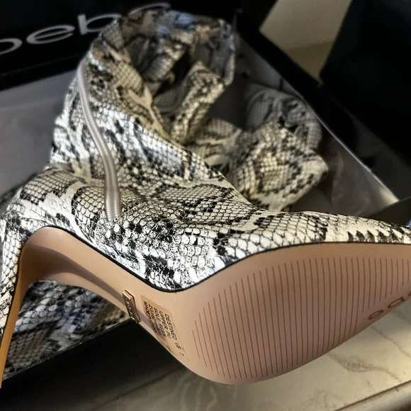 GORGEOUS BEBE Over the Knee Boots High Heels 7M Faux Leather Snake Pattern NIB - Picture 4 of 10